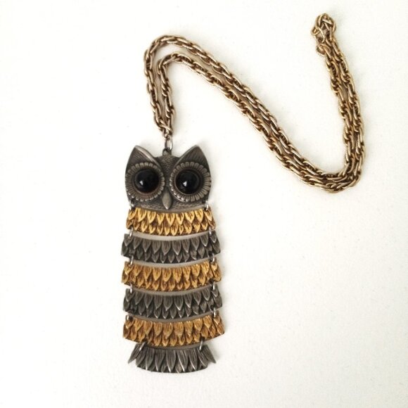 RARE LARGE VINTAGE 6 TIER BLACK CABOCHON EYES LARGE OWL PENDANT ROPE NECKLACE - Picture 2 of 4